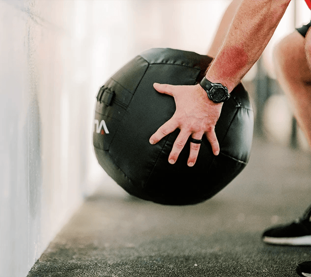 man taking a crossfit class